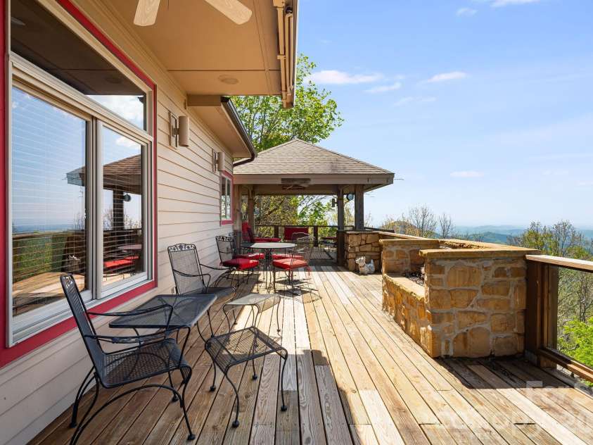 206 Twin Springs Road, Blowing Rock, NC 28605.  MLS# CAR4375929, YatesRealty ID 19005. 