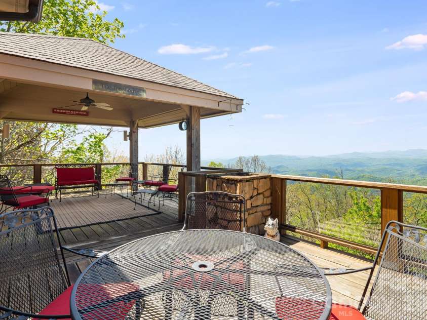 206 Twin Springs Road, Blowing Rock, NC 28605.  MLS# CAR4375929, YatesRealty ID 19005. 