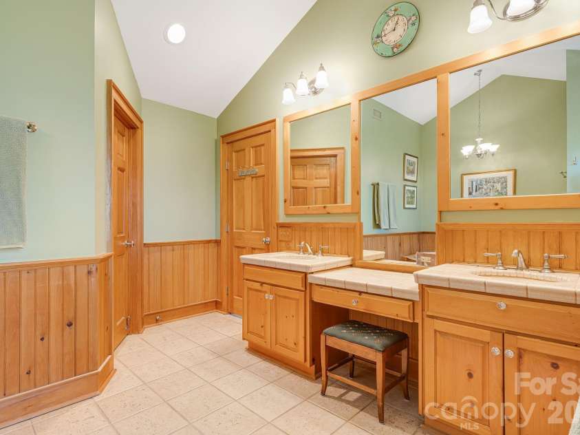 206 Twin Springs Road, Blowing Rock, NC 28605.  MLS# CAR4375929, YatesRealty ID 19005. 