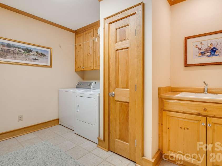 206 Twin Springs Road, Blowing Rock, NC 28605.  MLS# CAR4375929, YatesRealty ID 19005. 