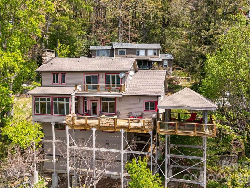 206 Twin Springs Road, Blowing Rock, NC 28605.  MLS# CAR4375929, YatesRealty ID 19005. 