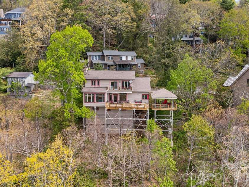 206 Twin Springs Road, Blowing Rock, NC 28605.  MLS# CAR4375929, YatesRealty ID 19005. 