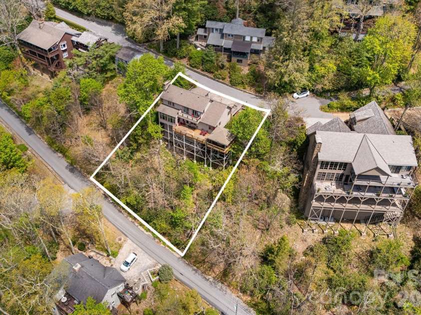 206 Twin Springs Road, Blowing Rock, NC 28605.  MLS# CAR4375929, YatesRealty ID 19005. 