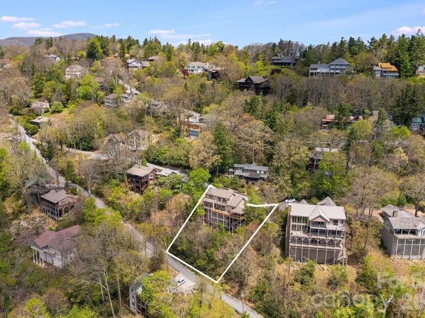206 Twin Springs Road, Blowing Rock, NC 28605.  MLS# CAR4375929, YatesRealty ID 19005. 