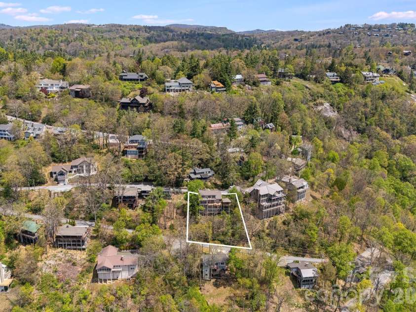 206 Twin Springs Road, Blowing Rock, NC 28605.  MLS# CAR4375929, YatesRealty ID 19005. 