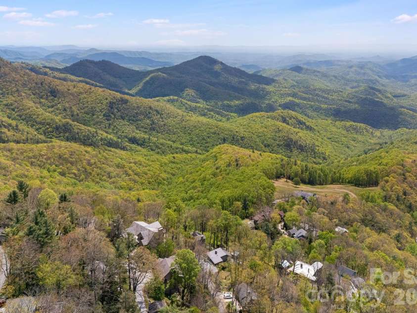 206 Twin Springs Road, Blowing Rock, NC 28605.  MLS# CAR4375929, YatesRealty ID 19005. 