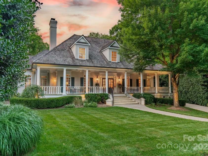 4001 Doves Roost Court, Charlotte, NC 28211.  MLS# CAR4266403, YatesRealty ID 19006. 4001 Doves Roost