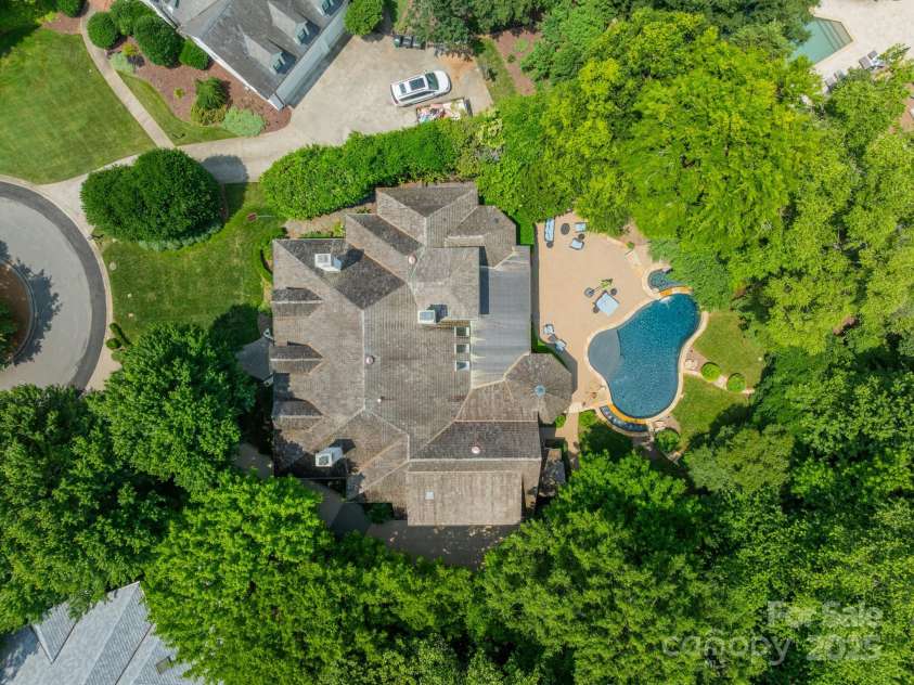 4001 Doves Roost Court, Charlotte, NC 28211.  MLS# CAR4266403, YatesRealty ID 19006. Aerial View