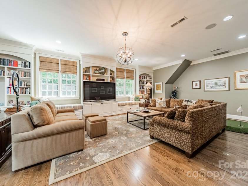 4001 Doves Roost Court, Charlotte, NC 28211.  MLS# CAR4266403, YatesRealty ID 19006. Bonus Room