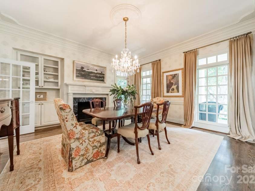 4001 Doves Roost Court, Charlotte, NC 28211.  MLS# CAR4266403, YatesRealty ID 19006. Dining Room