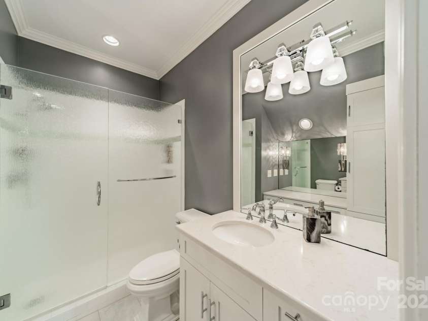4001 Doves Roost Court, Charlotte, NC 28211.  MLS# CAR4266403, YatesRealty ID 19006. Ensuite Bath 4