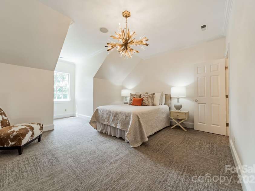 4001 Doves Roost Court, Charlotte, NC 28211.  MLS# CAR4266403, YatesRealty ID 19006. Ensuite Bedroom 4