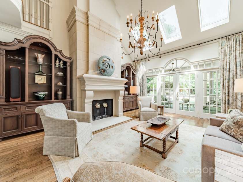 4001 Doves Roost Court, Charlotte, NC 28211.  MLS# CAR4266403, YatesRealty ID 19006. Great Room