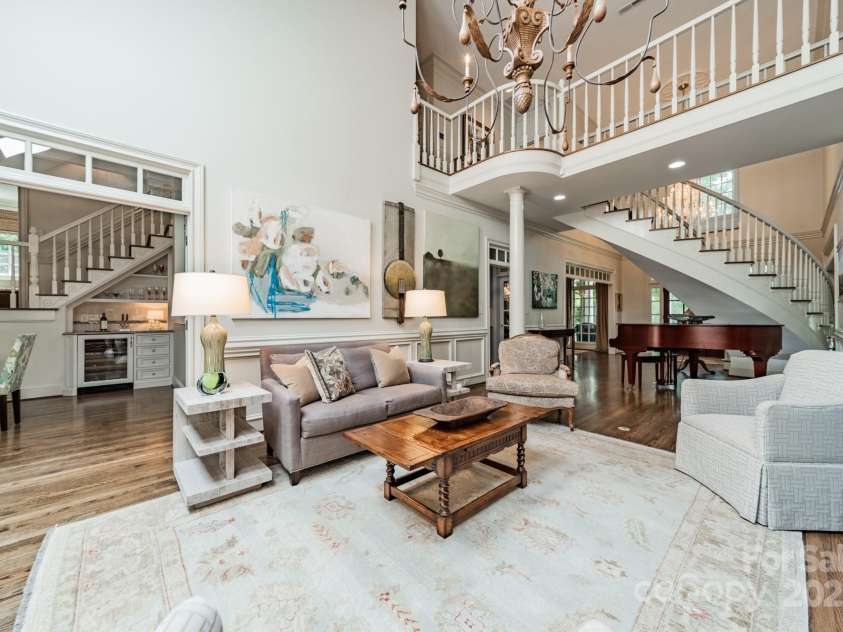 4001 Doves Roost Court, Charlotte, NC 28211.  MLS# CAR4266403, YatesRealty ID 19006. Great Room