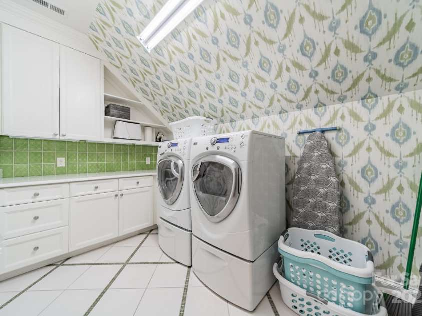 4001 Doves Roost Court, Charlotte, NC 28211.  MLS# CAR4266403, YatesRealty ID 19006. Laundry Room on Upper Level
