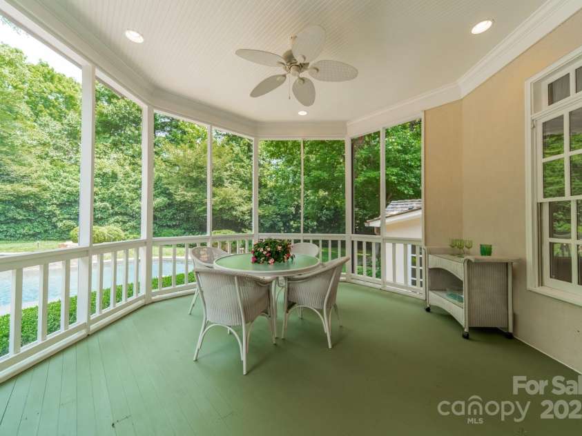 4001 Doves Roost Court, Charlotte, NC 28211.  MLS# CAR4266403, YatesRealty ID 19006. Screened Porch