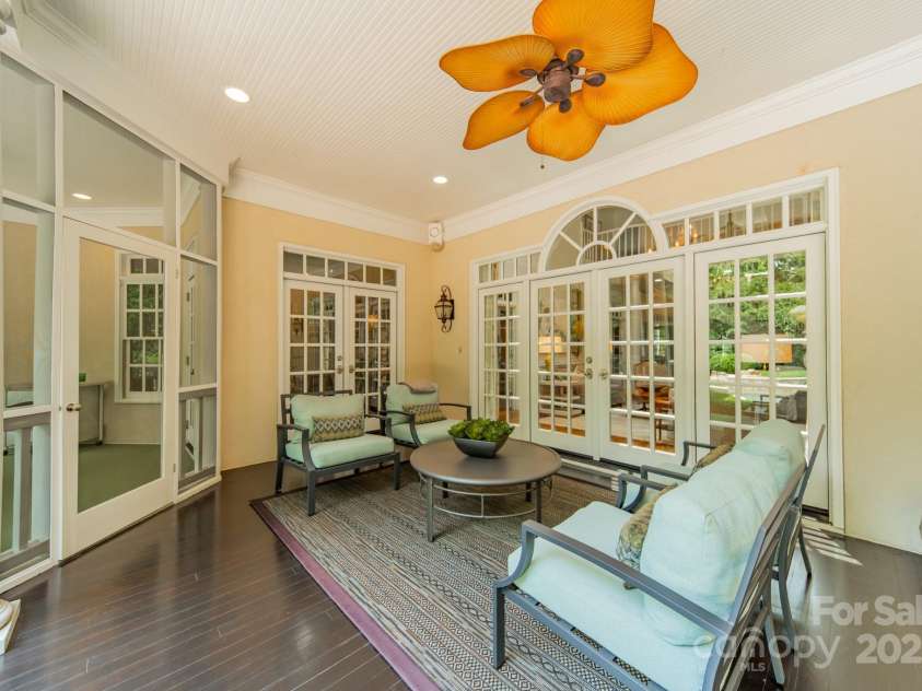 4001 Doves Roost Court, Charlotte, NC 28211.  MLS# CAR4266403, YatesRealty ID 19006. Seating Area on the Lanai