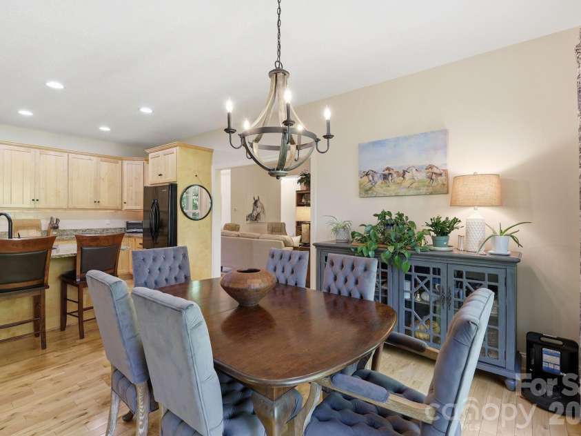 89 Dallas Drive, Hendersonville, NC 28739.  MLS# CAR4374123, YatesRealty ID 19007. 