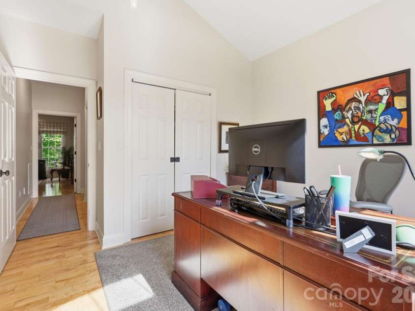 89 Dallas Drive, Hendersonville, NC 28739.  MLS# CAR4374123, YatesRealty ID 19007. 