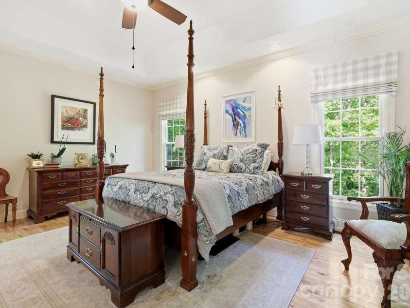89 Dallas Drive, Hendersonville, NC 28739.  MLS# CAR4374123, YatesRealty ID 19007. 