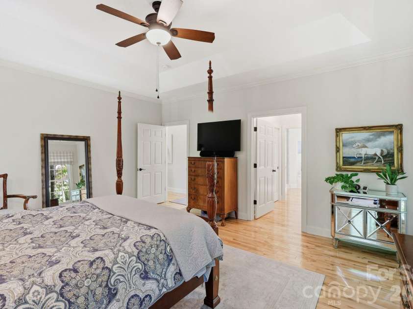 89 Dallas Drive, Hendersonville, NC 28739.  MLS# CAR4374123, YatesRealty ID 19007. 