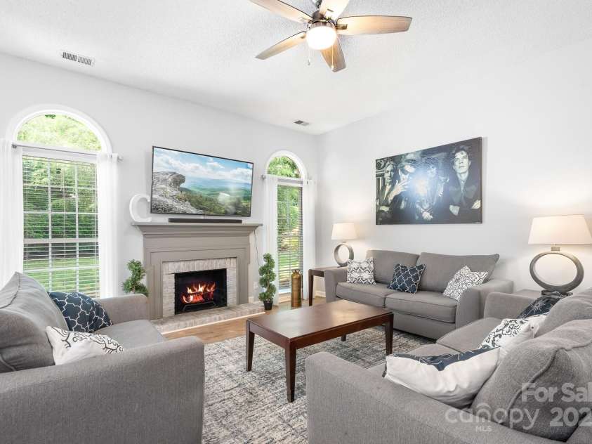 5400 Groveton Court, Charlotte, NC 28269.  MLS# CAR4267360, YatesRealty ID 19008. 