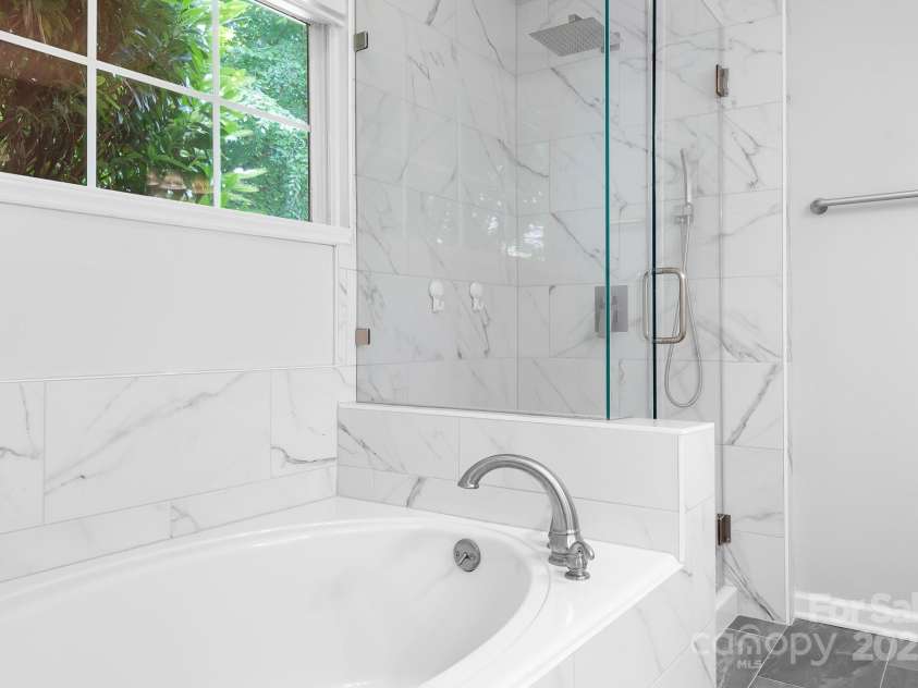 5400 Groveton Court, Charlotte, NC 28269.  MLS# CAR4267360, YatesRealty ID 19008. 