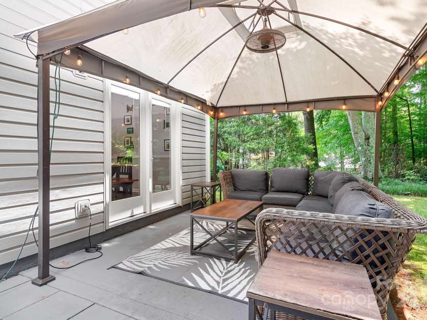 5400 Groveton Court, Charlotte, NC 28269.  MLS# CAR4267360, YatesRealty ID 19008. 