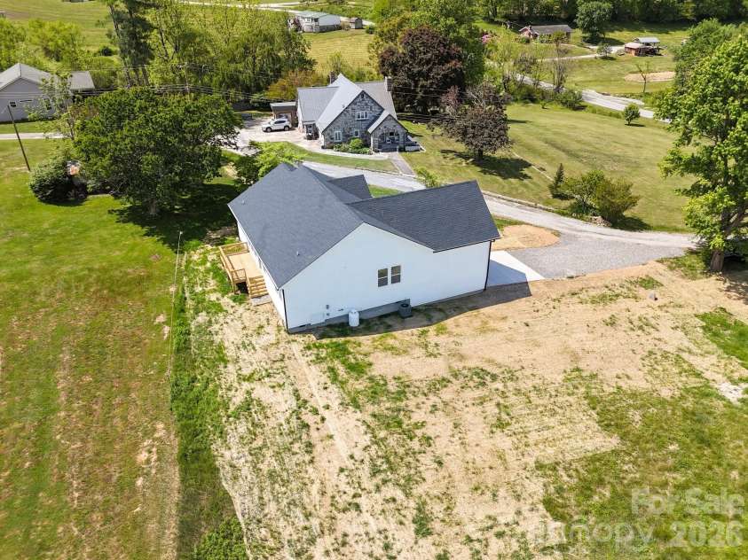72 Canary Lane, Hendersonville, NC 28792.  MLS# CAR4364304, YatesRealty ID 19008. 