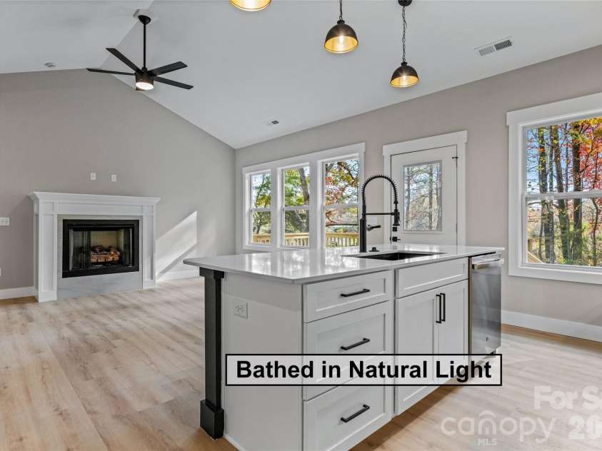 72 Canary Lane, Hendersonville, NC 28792.  MLS# CAR4364304, YatesRealty ID 19008. 