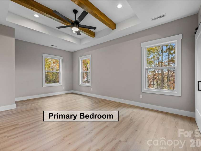 72 Canary Lane, Hendersonville, NC 28792.  MLS# CAR4364304, YatesRealty ID 19008. 