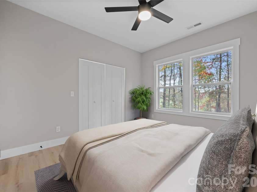 72 Canary Lane, Hendersonville, NC 28792.  MLS# CAR4364304, YatesRealty ID 19008. 