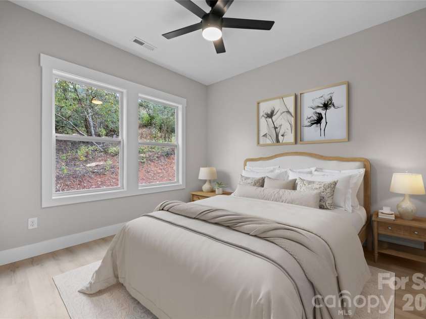 72 Canary Lane, Hendersonville, NC 28792.  MLS# CAR4364304, YatesRealty ID 19008. 