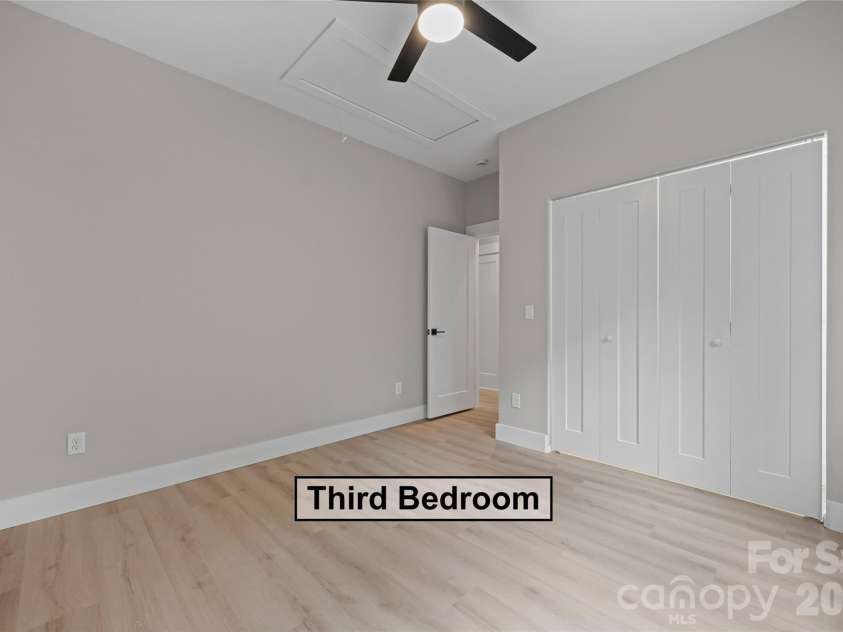 72 Canary Lane, Hendersonville, NC 28792.  MLS# CAR4364304, YatesRealty ID 19008. 
