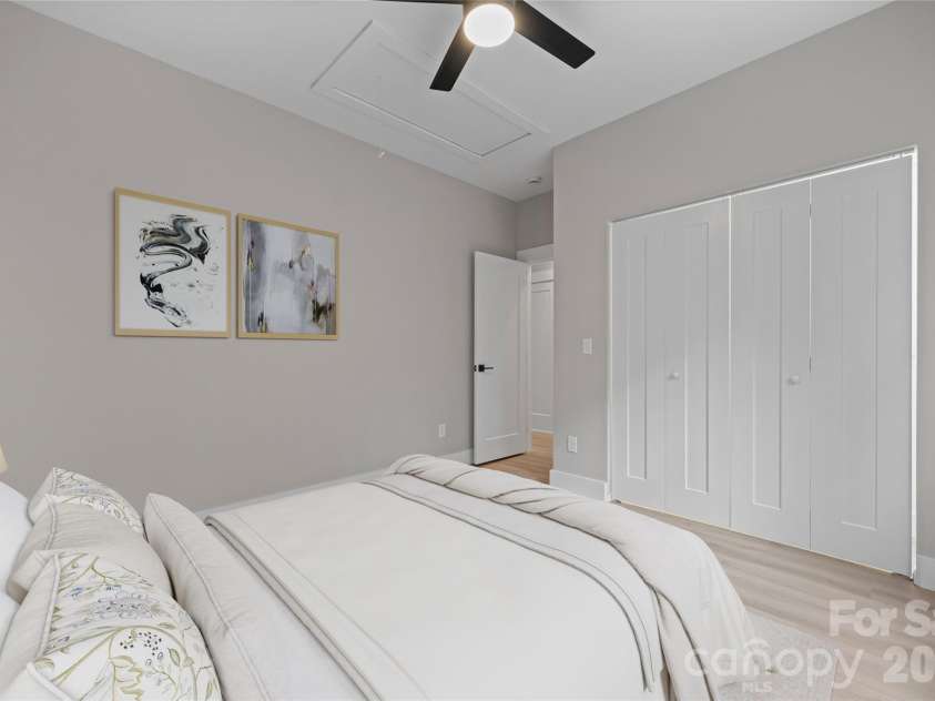 72 Canary Lane, Hendersonville, NC 28792.  MLS# CAR4364304, YatesRealty ID 19008. 