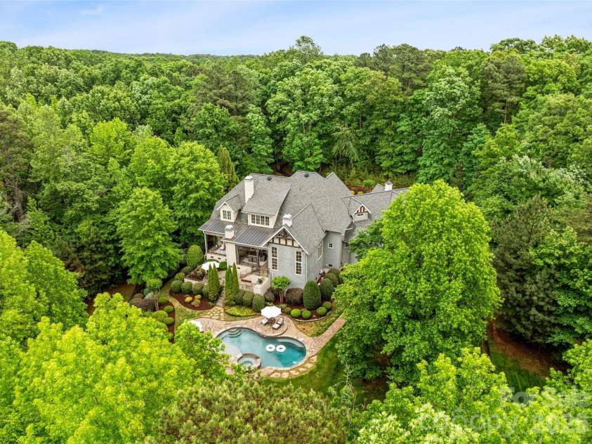 9105 Island Point Road, Charlotte, NC 28278.  MLS# CAR4329226, YatesRealty ID 19009. 