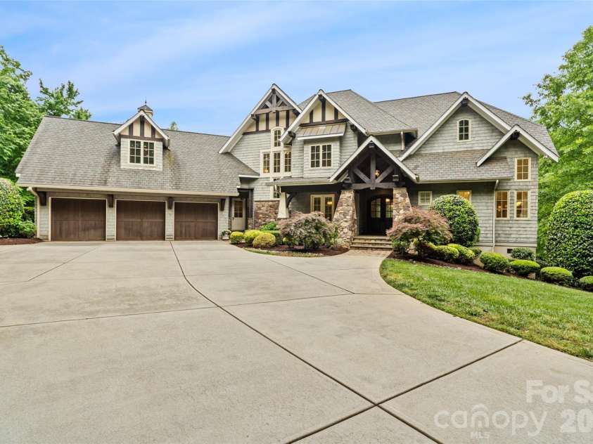 9105 Island Point Road, Charlotte, NC 28278.  MLS# CAR4329226, YatesRealty ID 19009. 