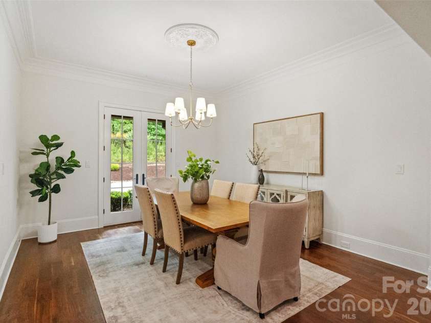 9105 Island Point Road, Charlotte, NC 28278.  MLS# CAR4329226, YatesRealty ID 19009. Formal Dining Room