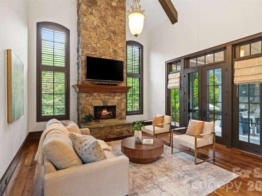 9105 Island Point Road, Charlotte, NC 28278.  MLS# CAR4329226, YatesRealty ID 19009. Great Room
