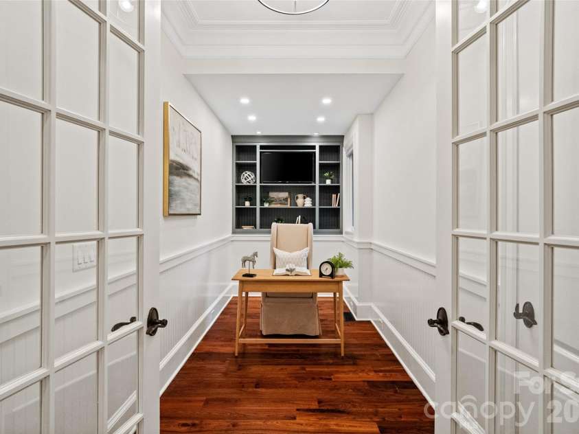 9105 Island Point Road, Charlotte, NC 28278.  MLS# CAR4329226, YatesRealty ID 19009. Home Office