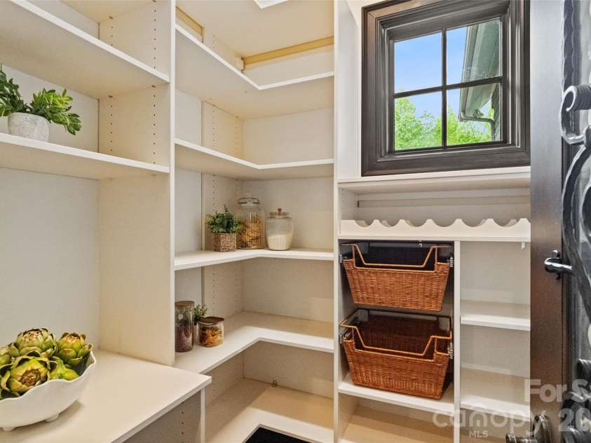 9105 Island Point Road, Charlotte, NC 28278.  MLS# CAR4329226, YatesRealty ID 19009. Pantry