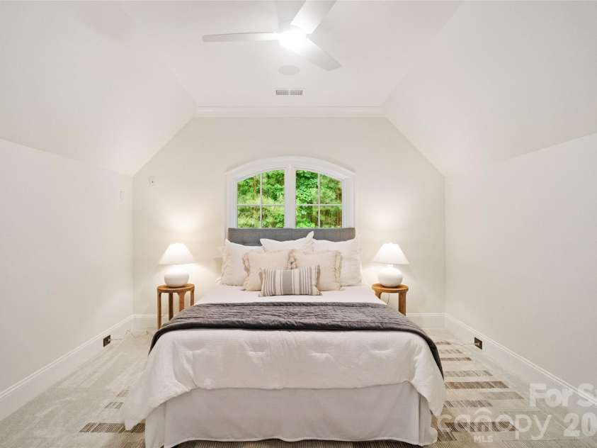 9105 Island Point Road, Charlotte, NC 28278.  MLS# CAR4329226, YatesRealty ID 19009. Second Floor Suite