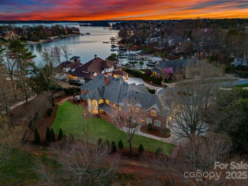 17429 Staysail Court, Cornelius, NC 28031.  MLS# CAR4232849, YatesRealty ID 1901. Gorgeous golf course & waterview