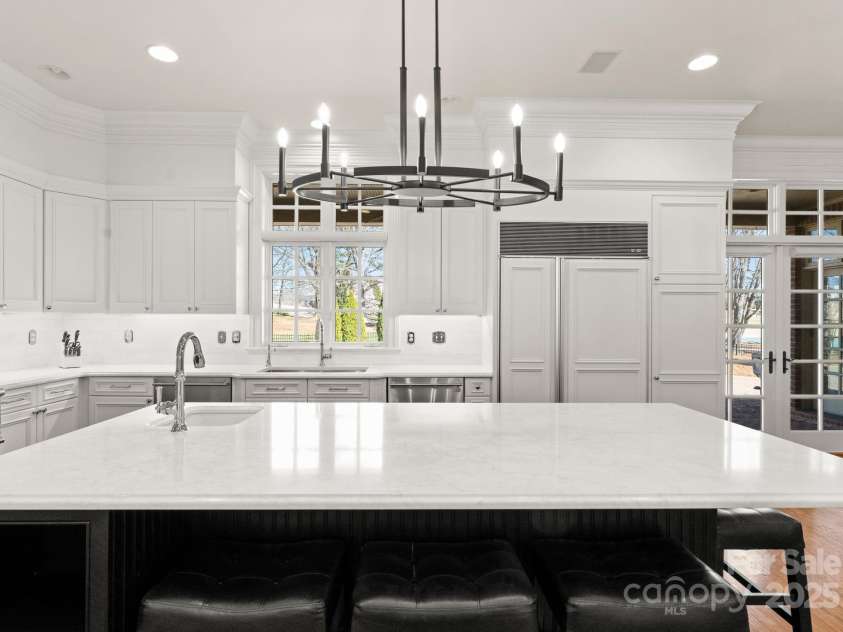 17429 Staysail Court, Cornelius, NC 28031.  MLS# CAR4232849, YatesRealty ID 1901. Gorgeous quartz counter top