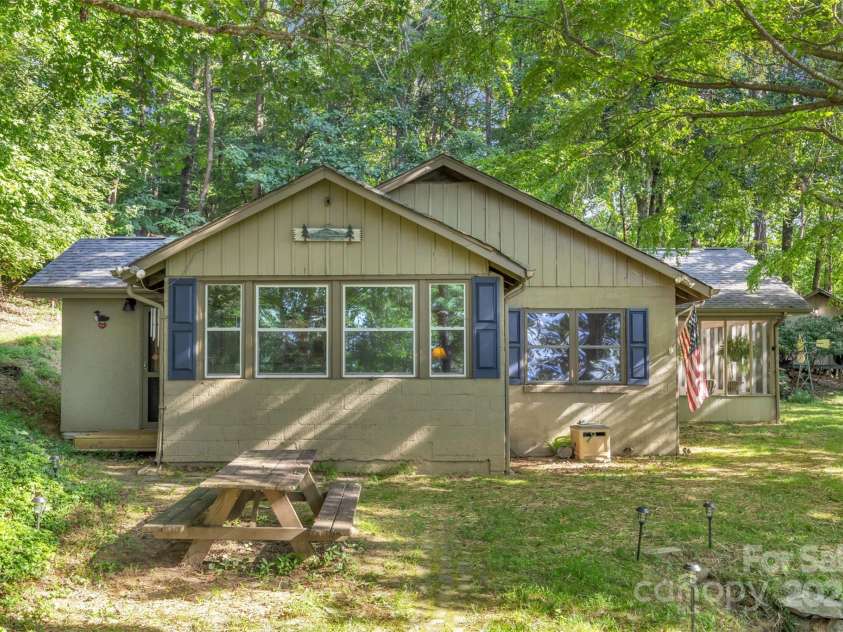 3605 Skyuka Mountain Road, Columbus, NC 28722.  MLS# CAR4289447, YatesRealty ID 1901. Caretaker's Cottage