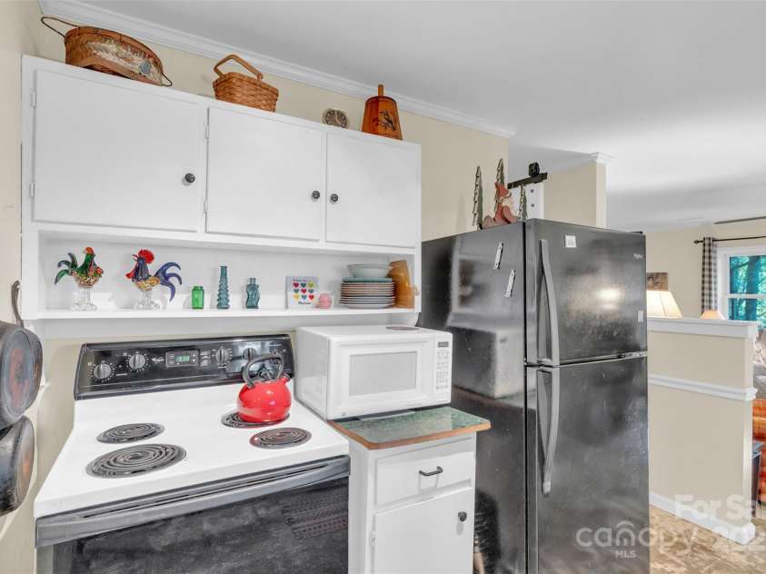 3605 Skyuka Mountain Road, Columbus, NC 28722.  MLS# CAR4289447, YatesRealty ID 1901. Kitchen