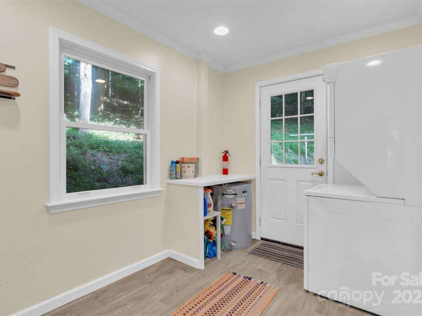 3605 Skyuka Mountain Road, Columbus, NC 28722.  MLS# CAR4289447, YatesRealty ID 1901. Mudroom
