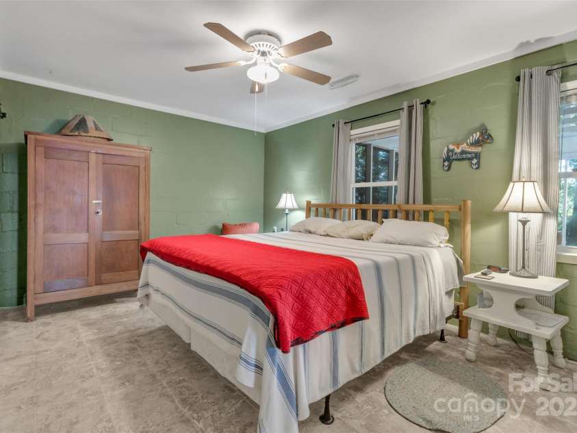 3605 Skyuka Mountain Road, Columbus, NC 28722.  MLS# CAR4289447, YatesRealty ID 1901. Primary Bedroom