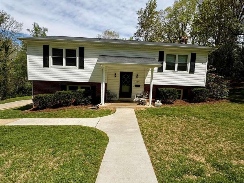 1130 Pinebrook Avenue, Valdese, NC 28690.  MLS# CAR4251674, YatesRealty ID 19010. 
