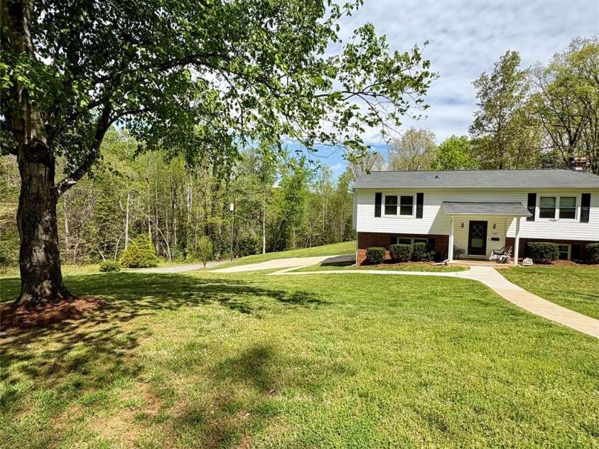 1130 Pinebrook Avenue, Valdese, NC 28690.  MLS# CAR4251674, YatesRealty ID 19010. 